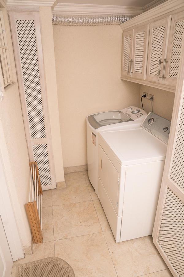 Bianca Bay 3 Bedroom West Coast Beach Front Villa Saint James Extérieur photo